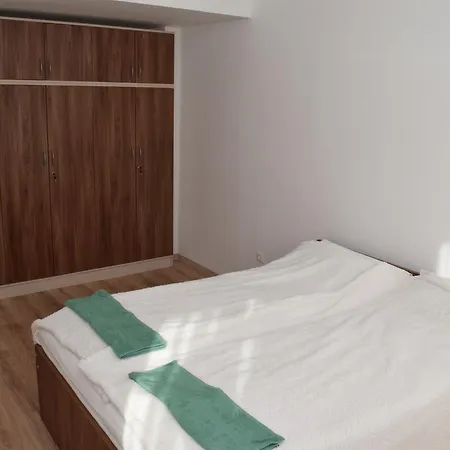 Marothi Kollegium Hostal *