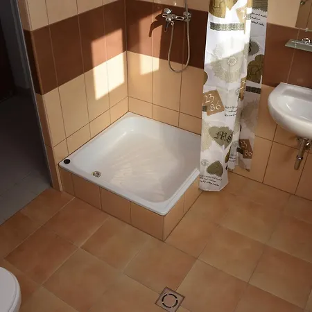 Marothi Kollegium Hostal